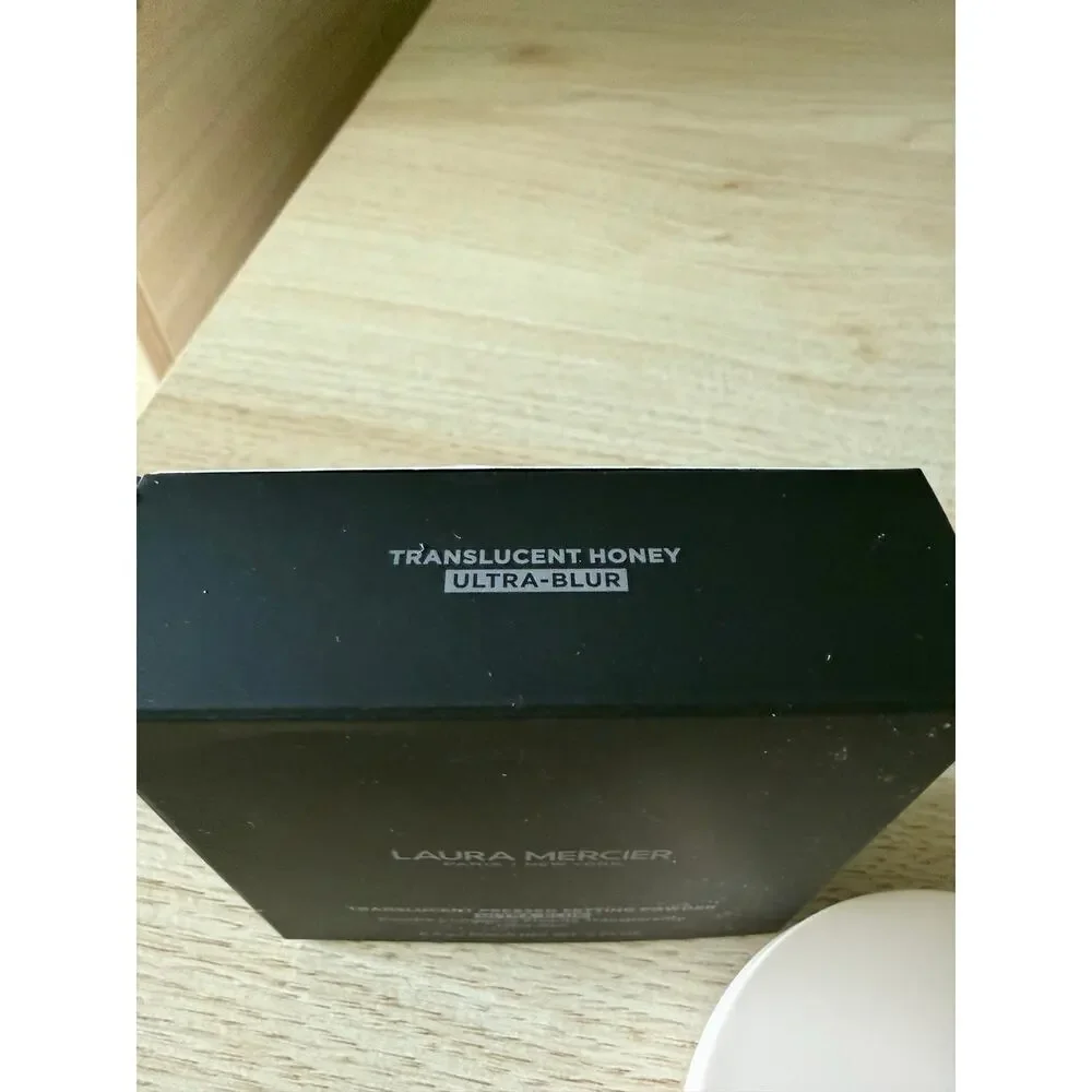 $52 Laura Mercier Translucent Honey Ultra-Blur Pressed Setting Powder New